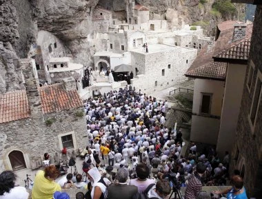 Τι… προσκυνούσαν μόλις σε 5 ημέρες 10.000 Τούρκοι; -Η μορφή που παραπέμπει στην Παναγία...